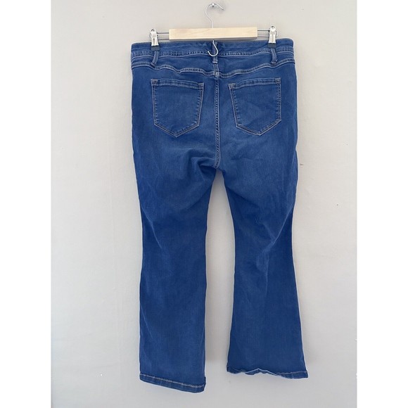 Torrid Womens Luxe Slim Boot Size 12 Ex Short Medium Wash Bootcut Flare Denim - Picture 4 of 11